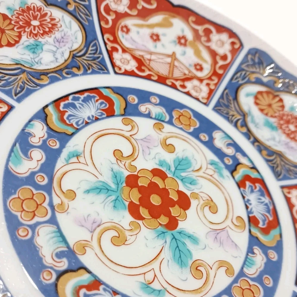 Two Showa Imari 7 3/4